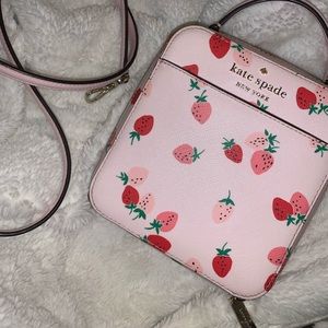Kate Spade Strawberry Vanity Crossbody 🍓🍓